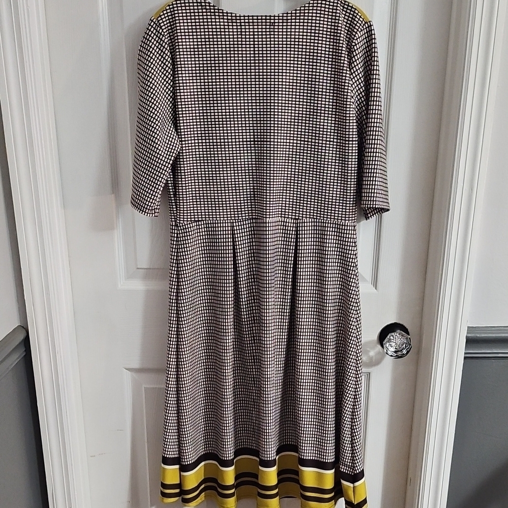 Patterned Midi Dress - Picture 2 of 12